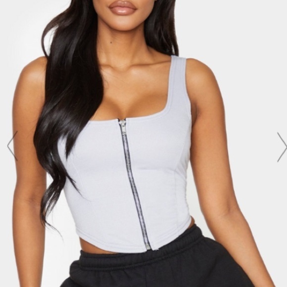 PrettyLittleThing Women 6 Shape Grey Sporty Sweat Zip Detail Crop Tank Top NWT - Picture 1 of 10